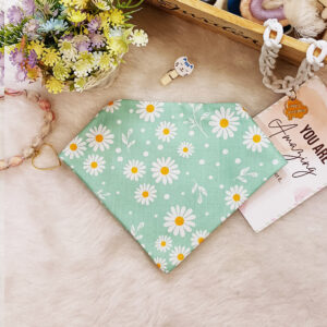 Green Daisy Print – Cotton Scrunchie Bandana